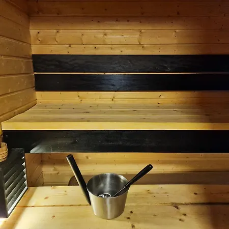 Vila Slalom 2 - 8 Hloe, Himos Laensihuippu